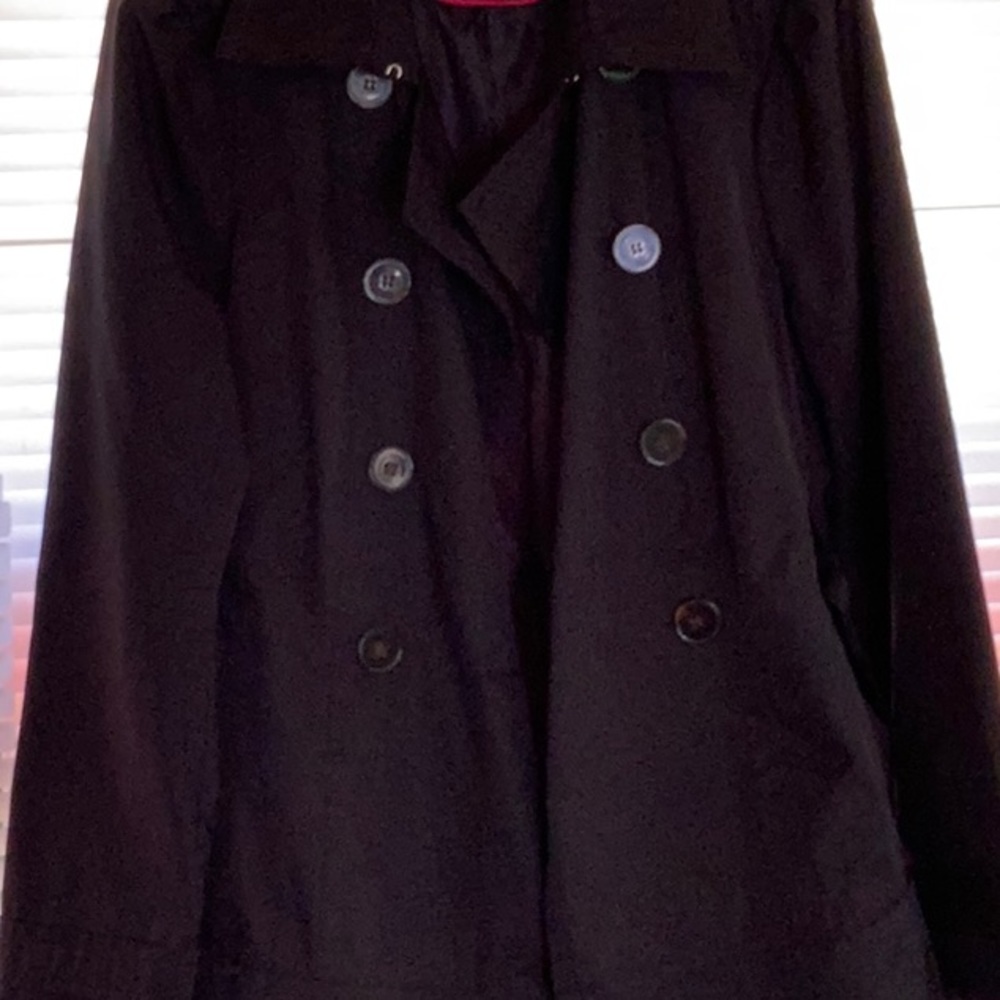 Lightweight mid-thigh trench coat